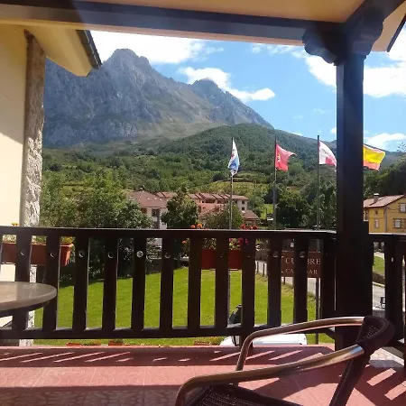 Hotel Cumbres De Valdeon 2*