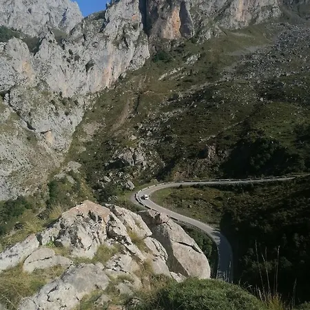 Cumbres De Valdeon Посада-де-Вальдеон