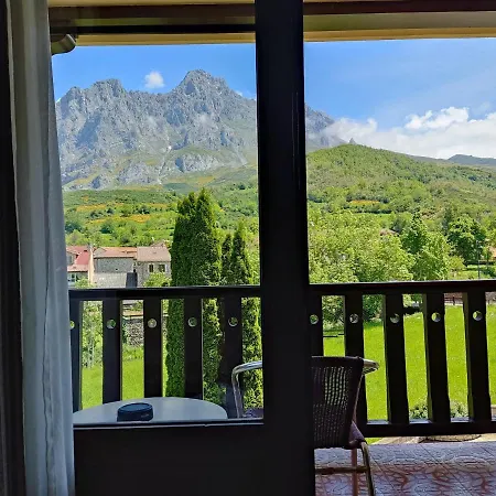 Hotel Cumbres De Valdeon 2*