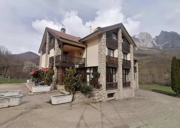 Cumbres De Valdeon 포사다 데 발데온